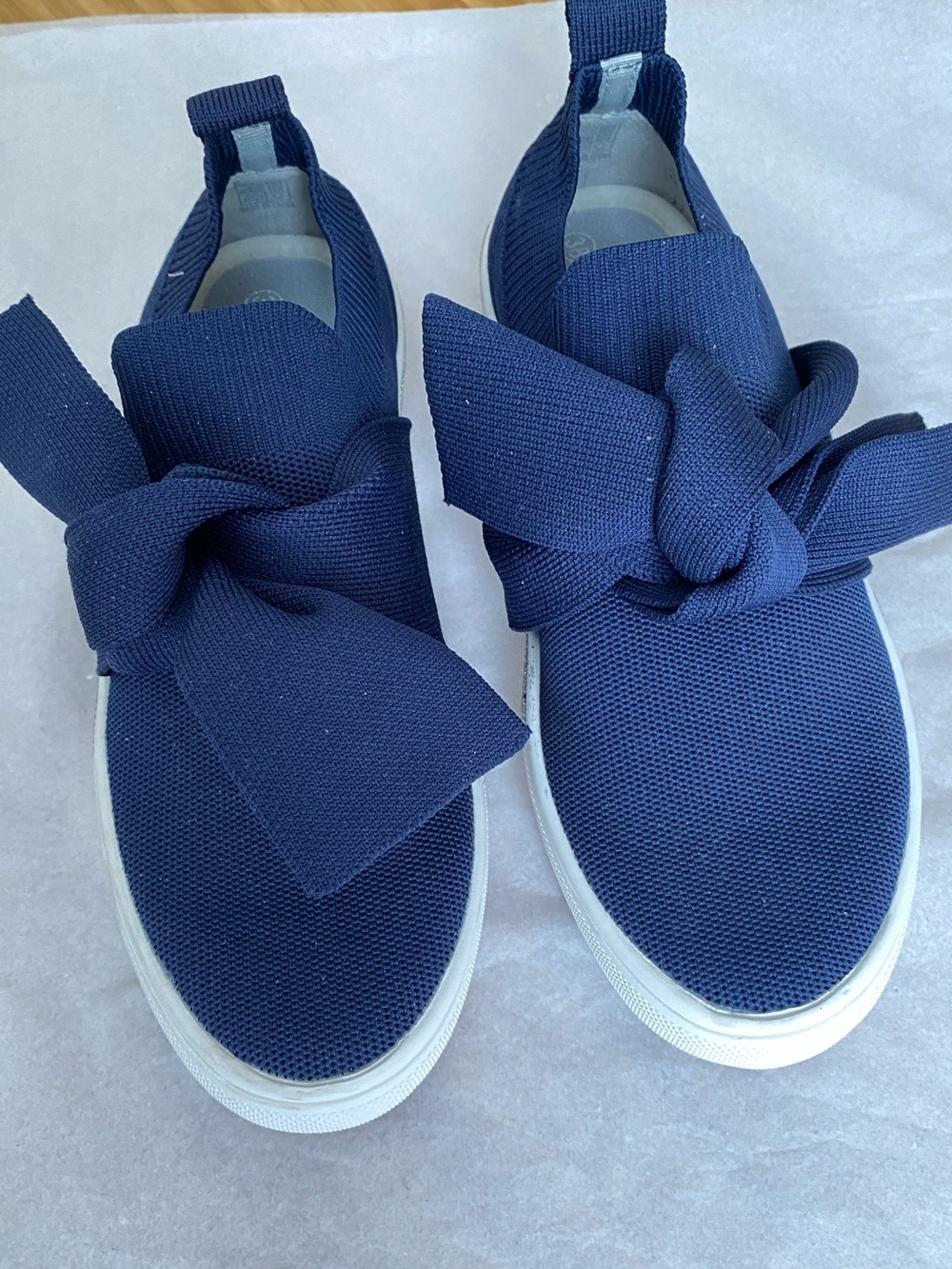 bernie mev. Kids Navy Knit Bow Slip-On Sneakers EU size 38 US approx 7.5